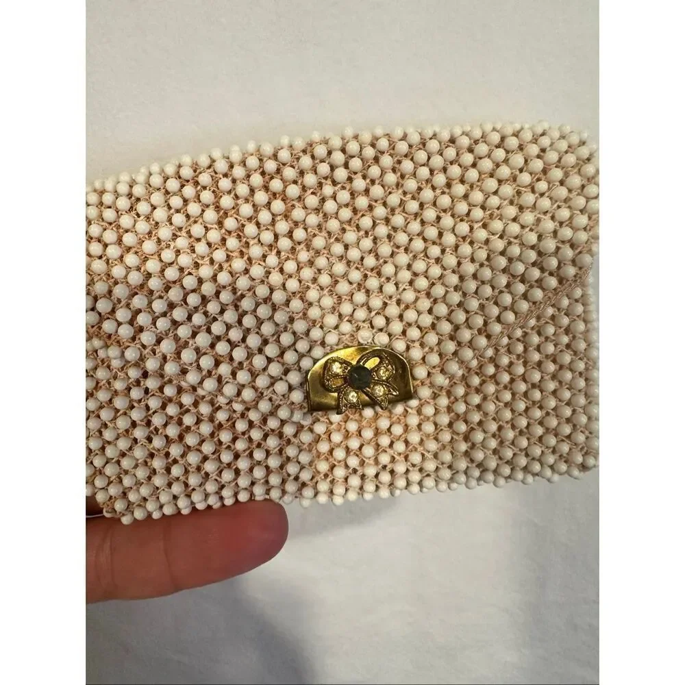 Vintage Lumured Petite Beaded White Cosmetic/Change Purse with Box Closure